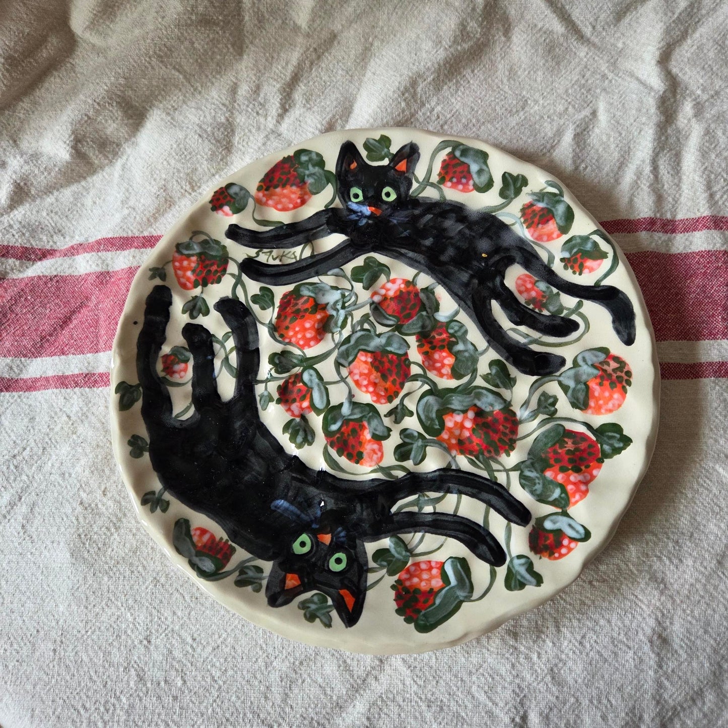 Stackable 8.5" Plate - Prancing Kitties