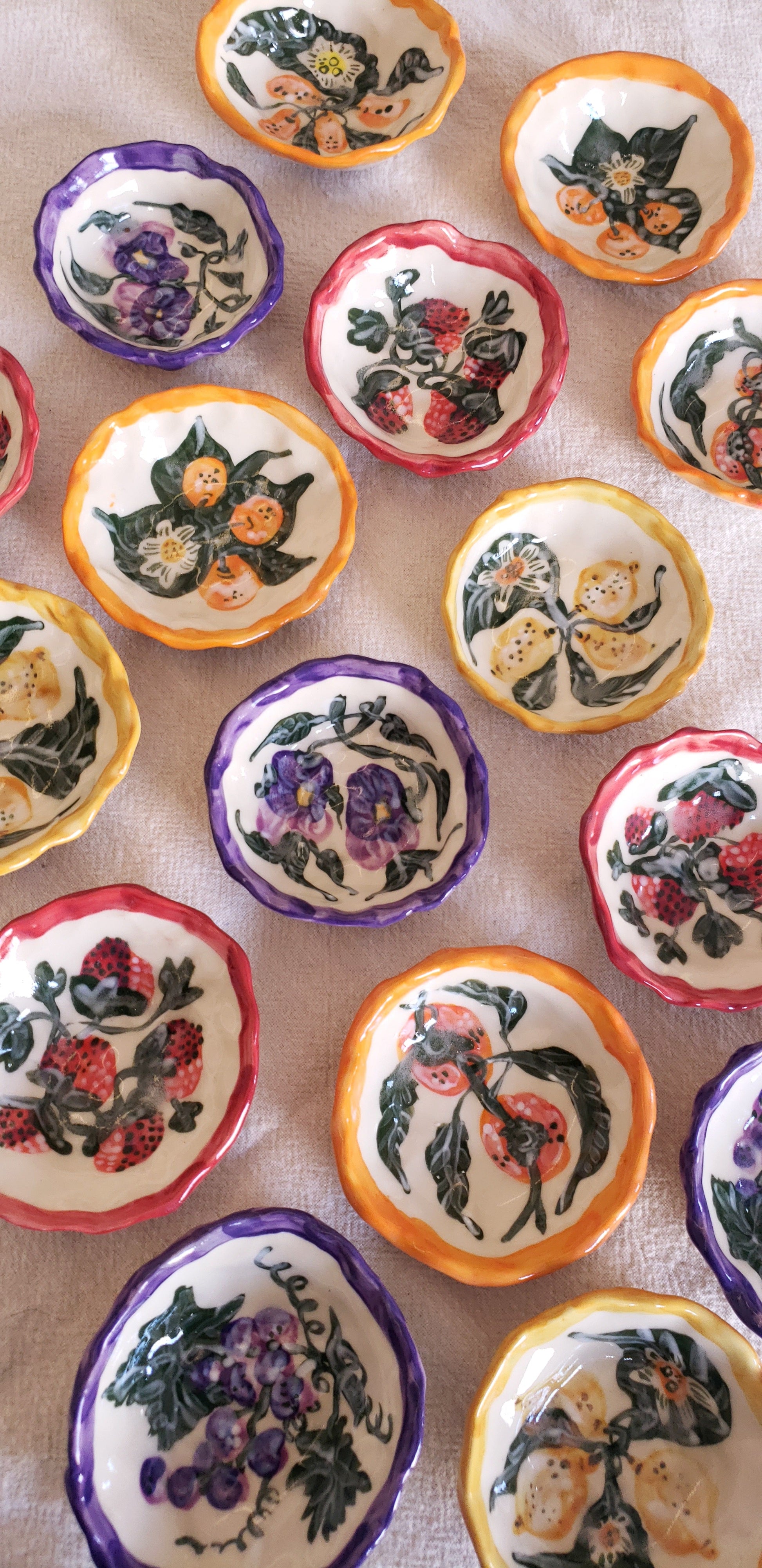 Flower & Fruit Pinchpot Roulette – Victoria Savka Clay