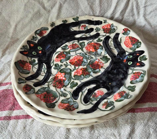 Stackable 8.5" Plate - Prancing Kitties