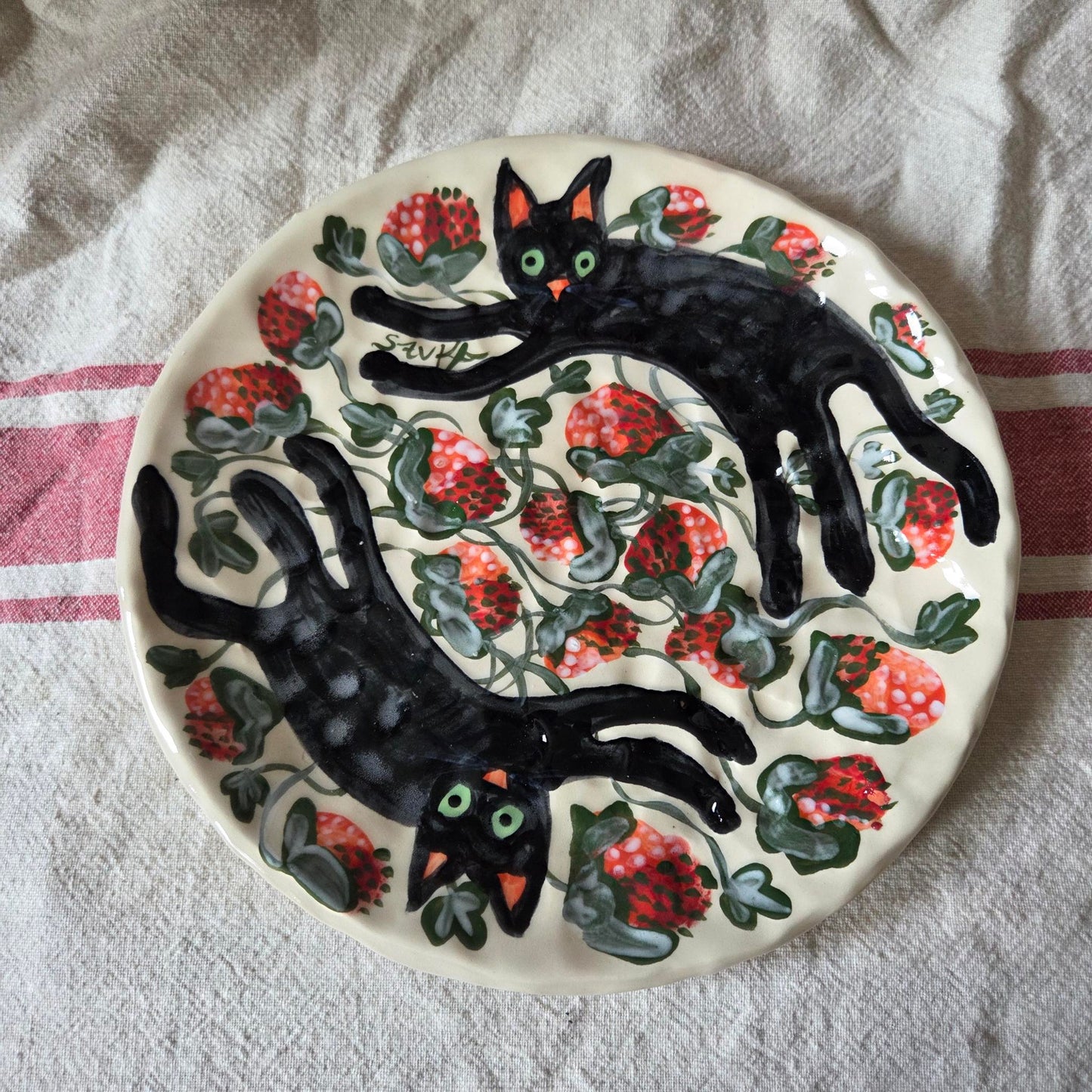 Stackable 8.5" Plate - Prancing Kitties