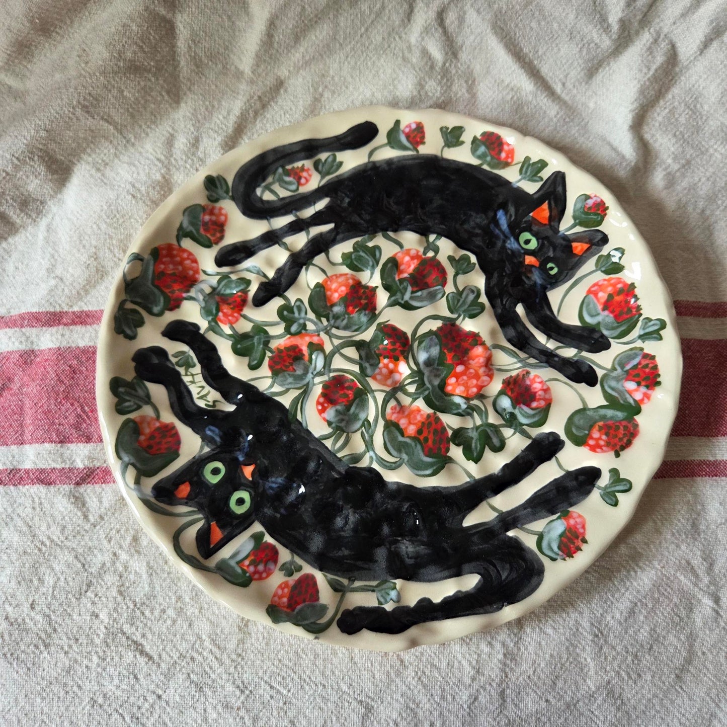 Stackable 8.5" Plate - Prancing Kitties